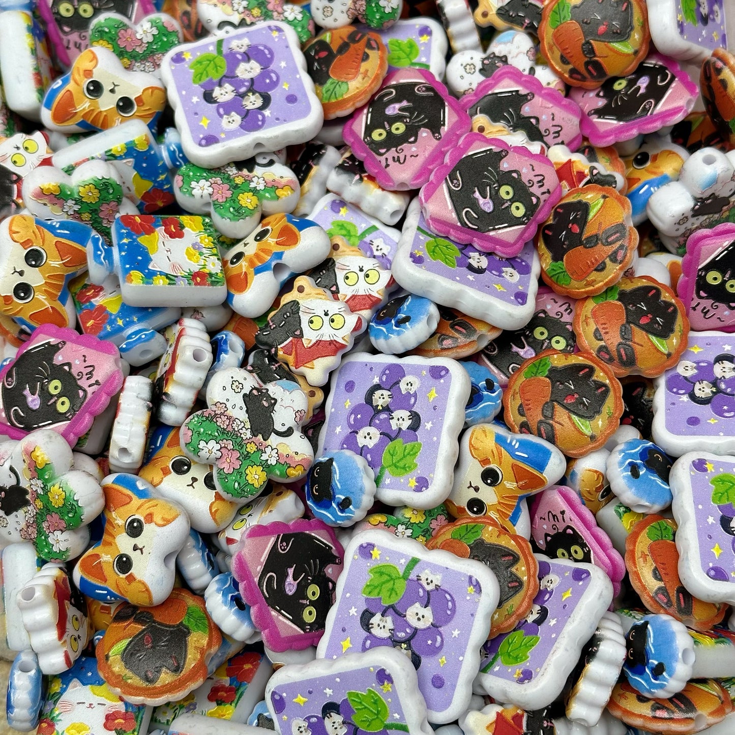 (Last Two)Acrylic beads – Fresh Garden Cat for beadable pens, keychains, phone chains