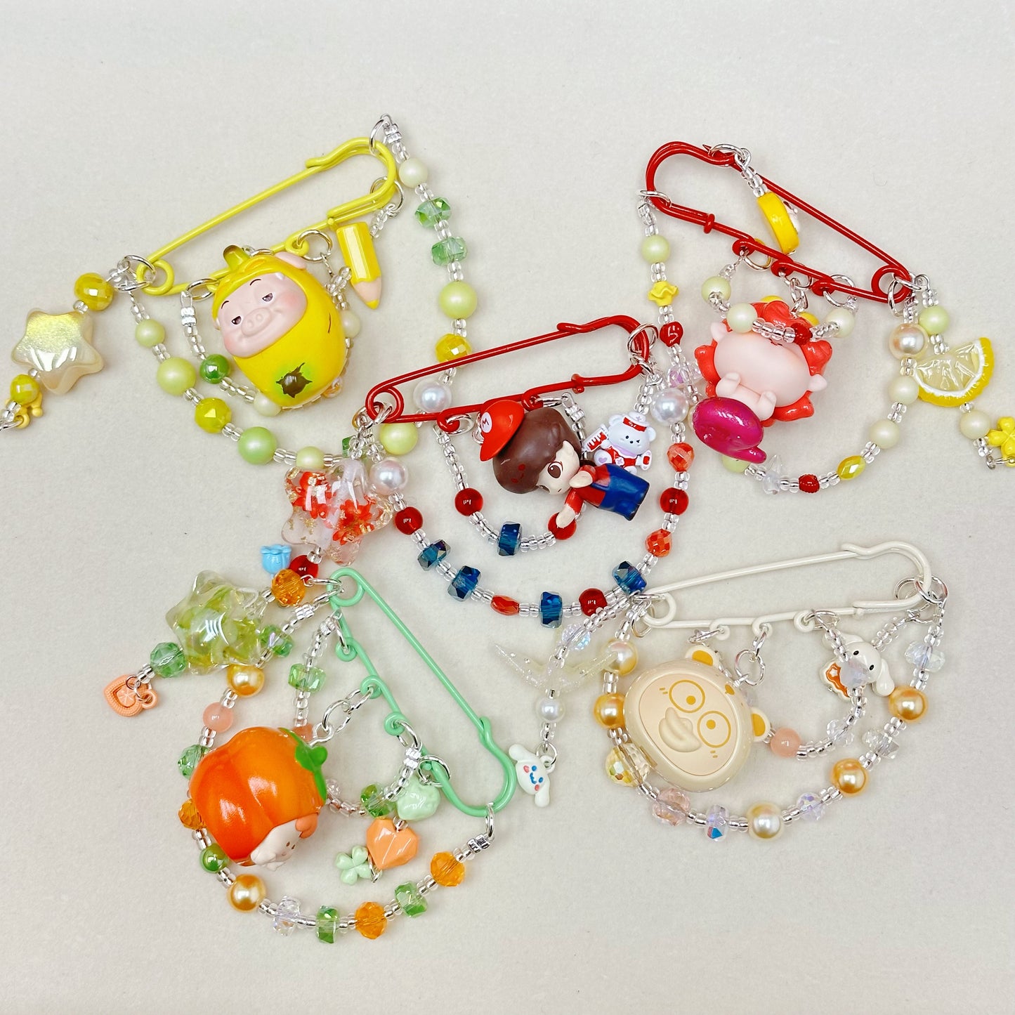 Figure Brooch Lucky Game