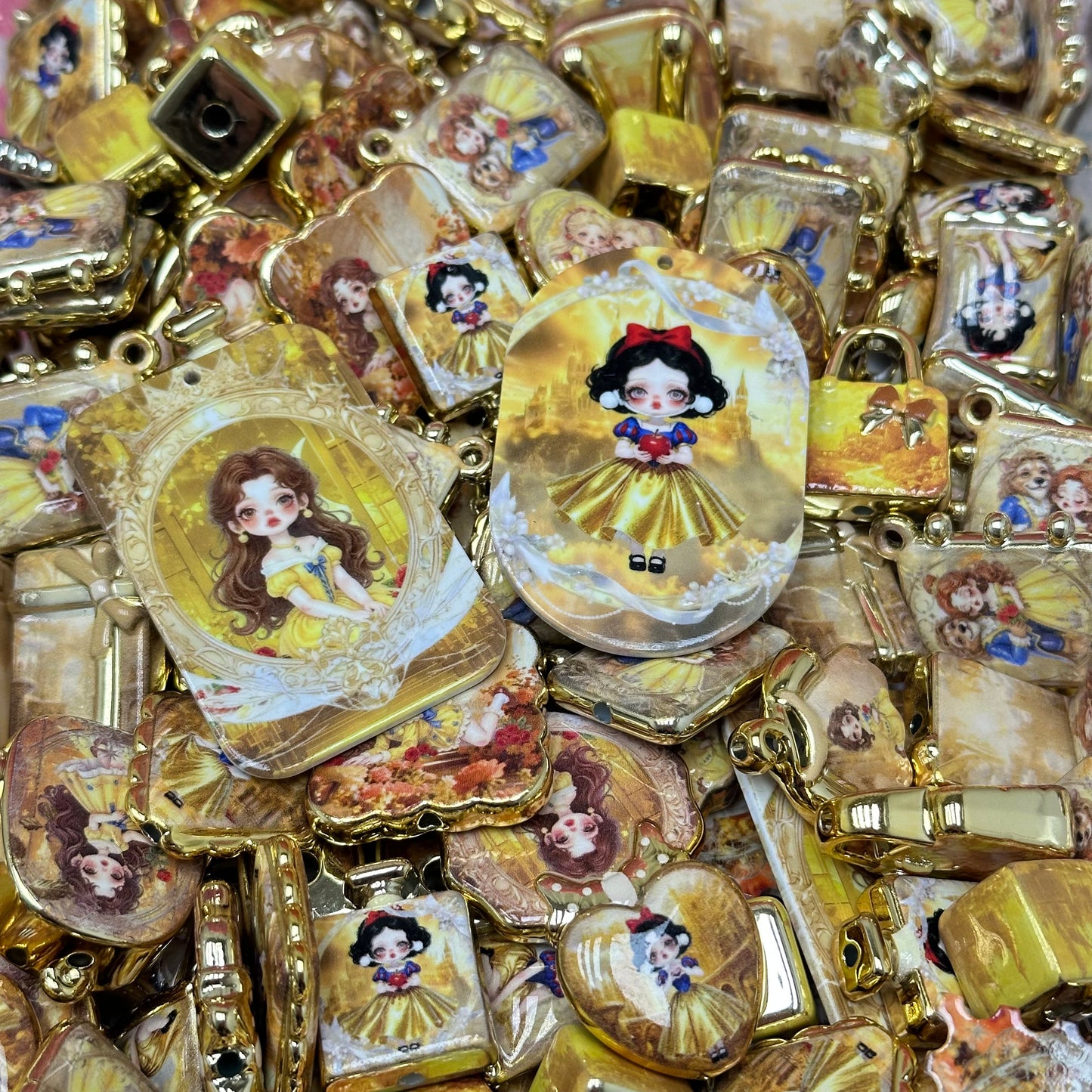 Acrylic beads – Golden Radiance Princess for beadable pens, keychains, phone chains