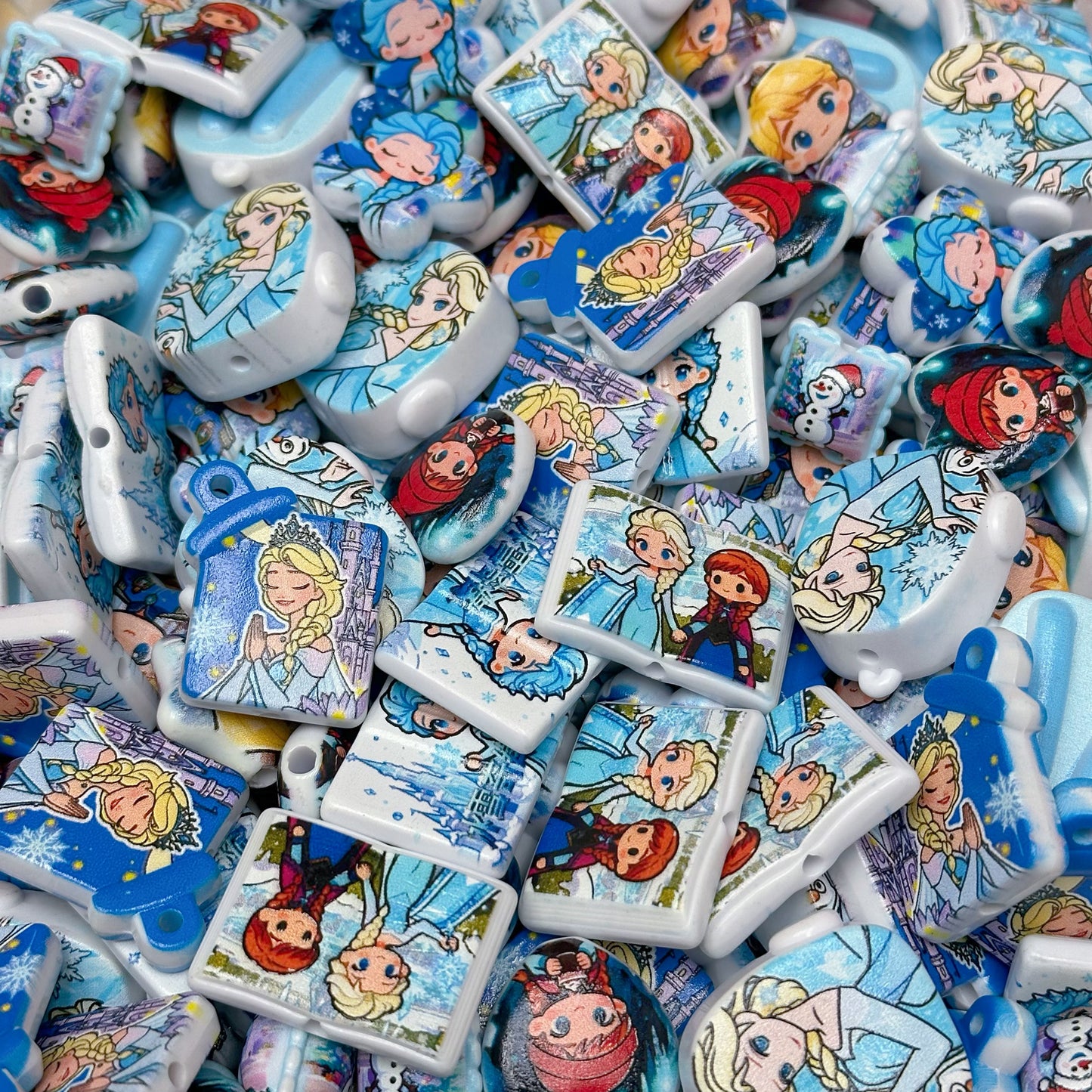 Acrylic beads – Elsa & Anna for beadable pens, keychains, phone chains