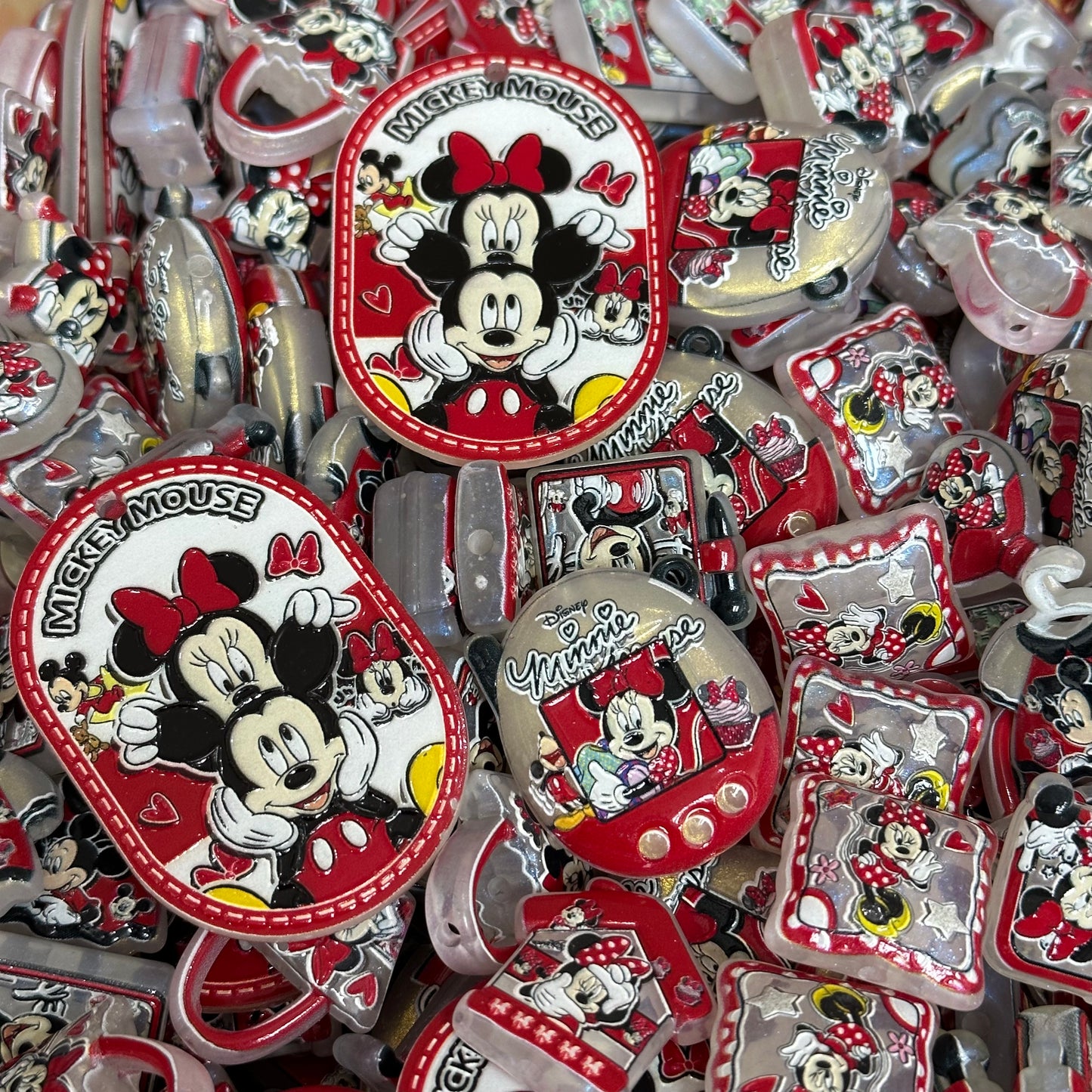 Acrylic beads – Glowing Minnie for beadable pens, keychains, phone chains