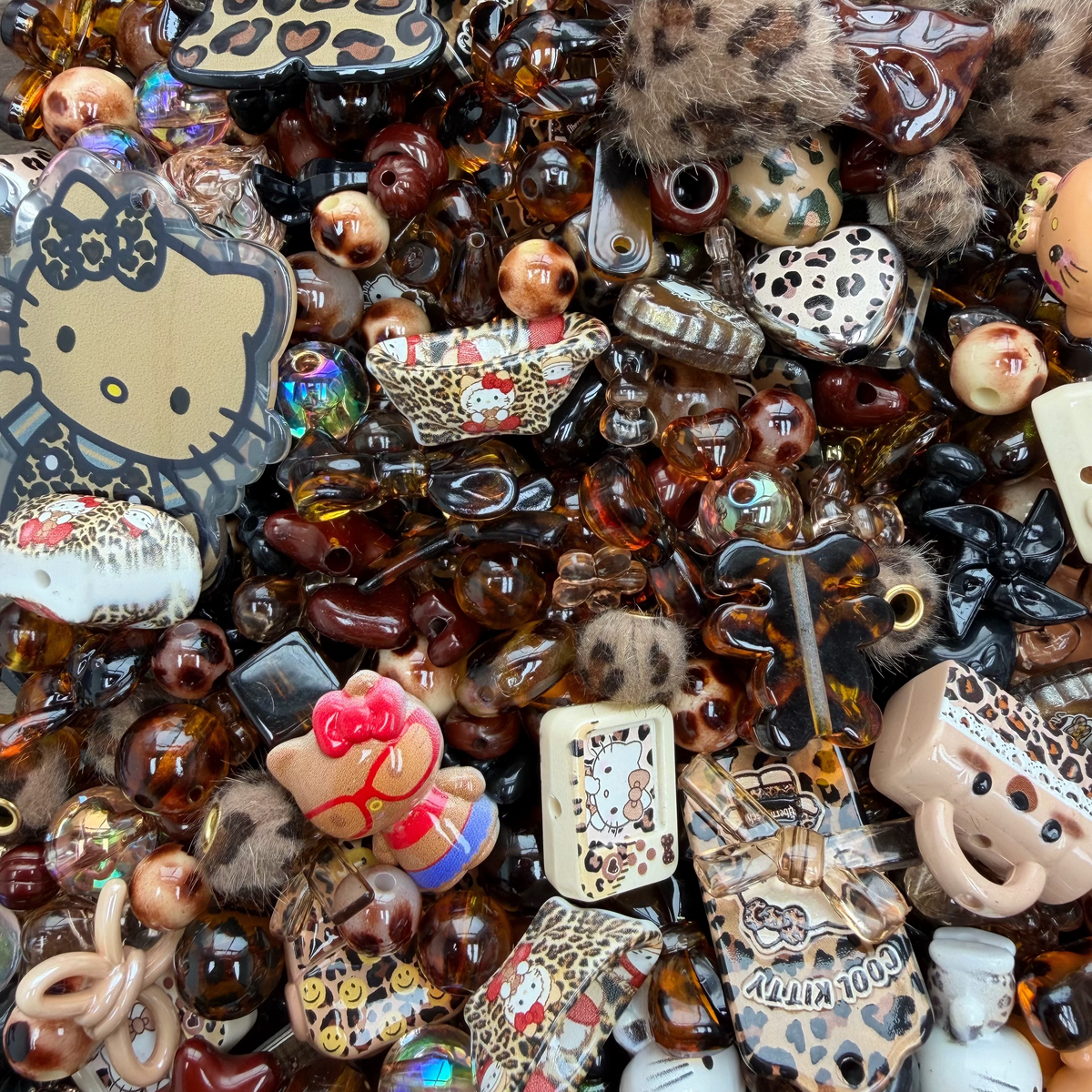 Acrylic beads-Leopard Kitty(for phone chains, beadable pens, keychains)