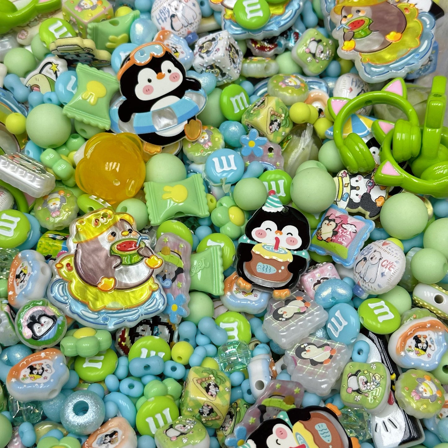 Acrylic beads-Aqua Penguin(for phone chains, beadable pens, keychains)
