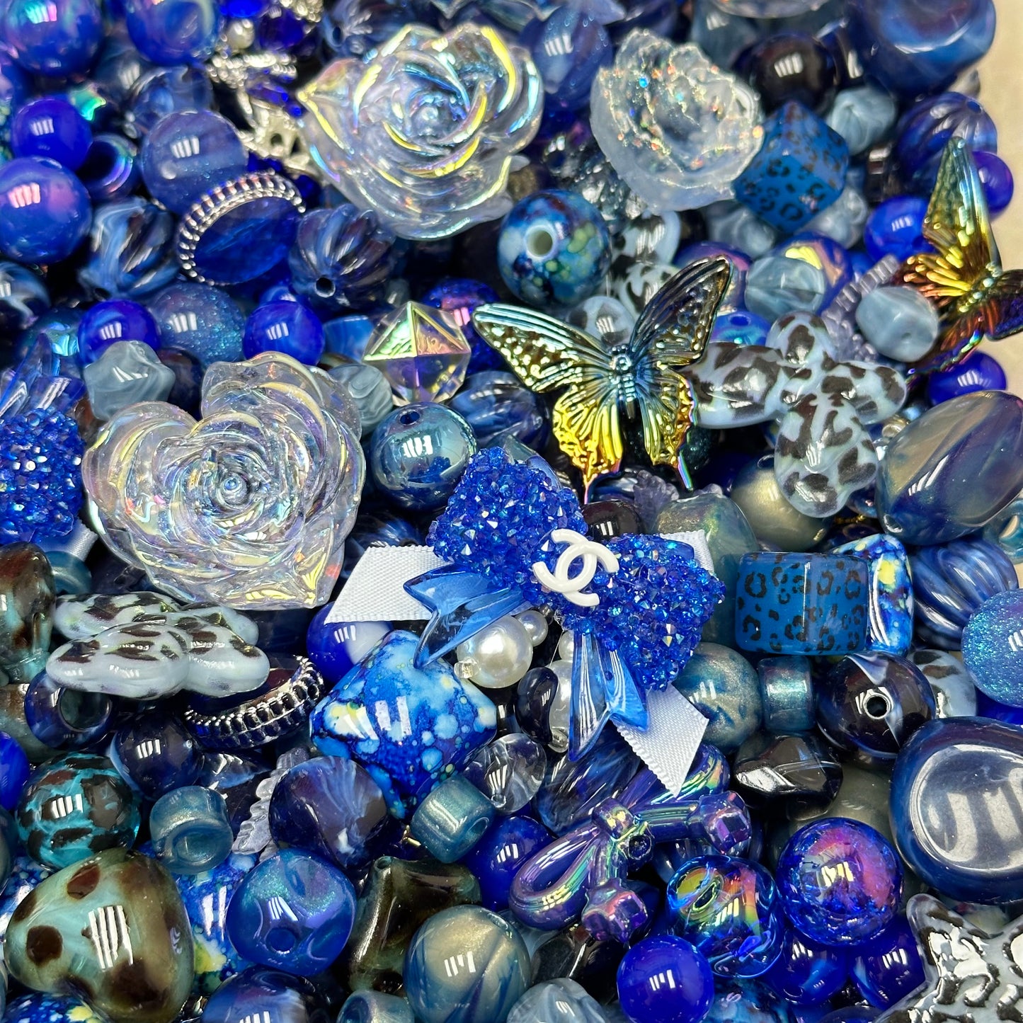 Acrylic beads – Midnight Blue Rose Garden for beadable pens, keychains, phone chains
