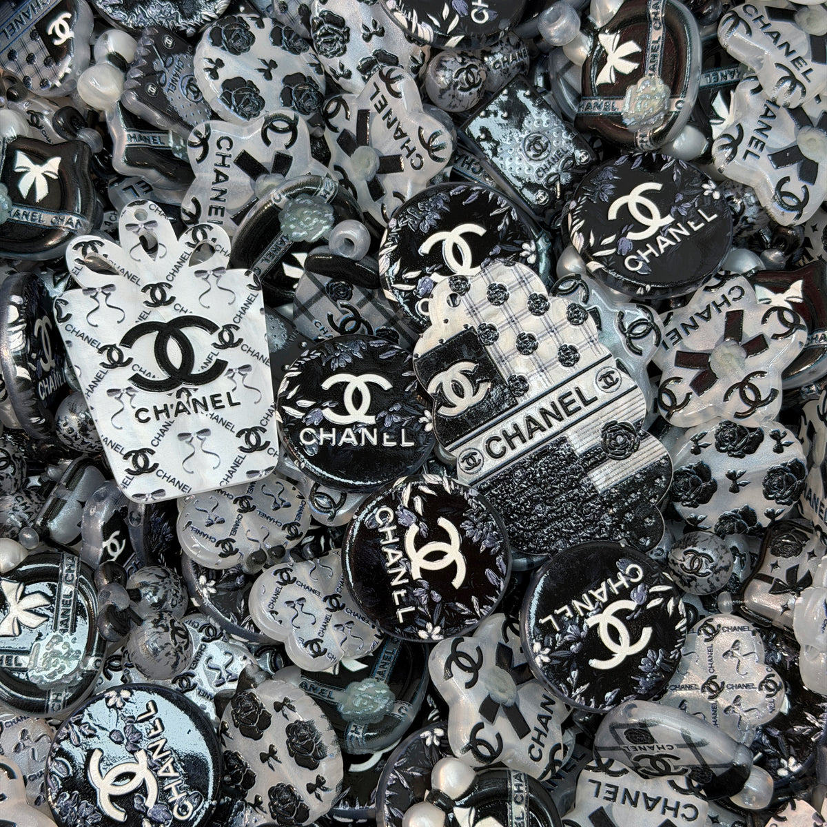 Acrylic beads-Black & White CC(for phone chains, beadable pens, keychains)