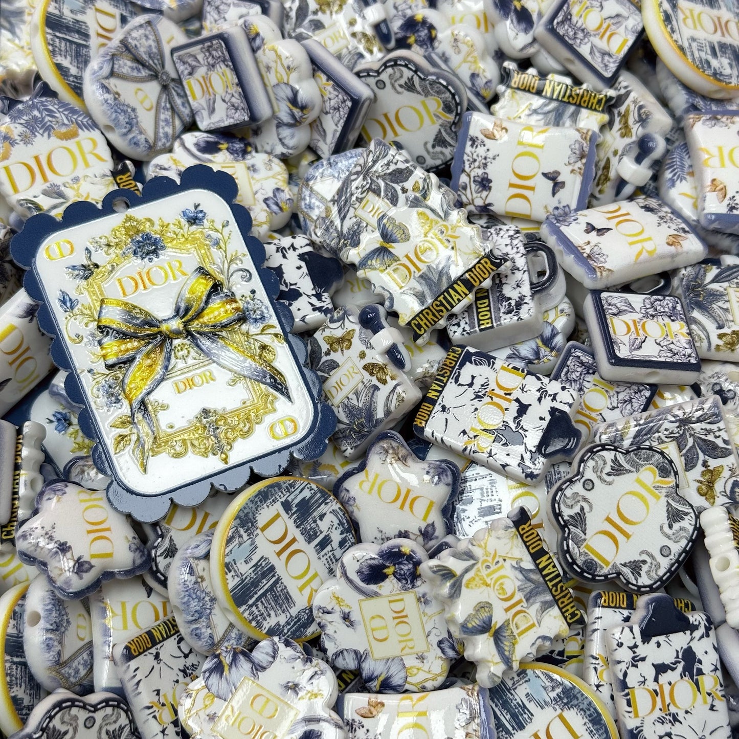 Acrylic beads – Blue Dier for beadable pens, keychains, phone chains