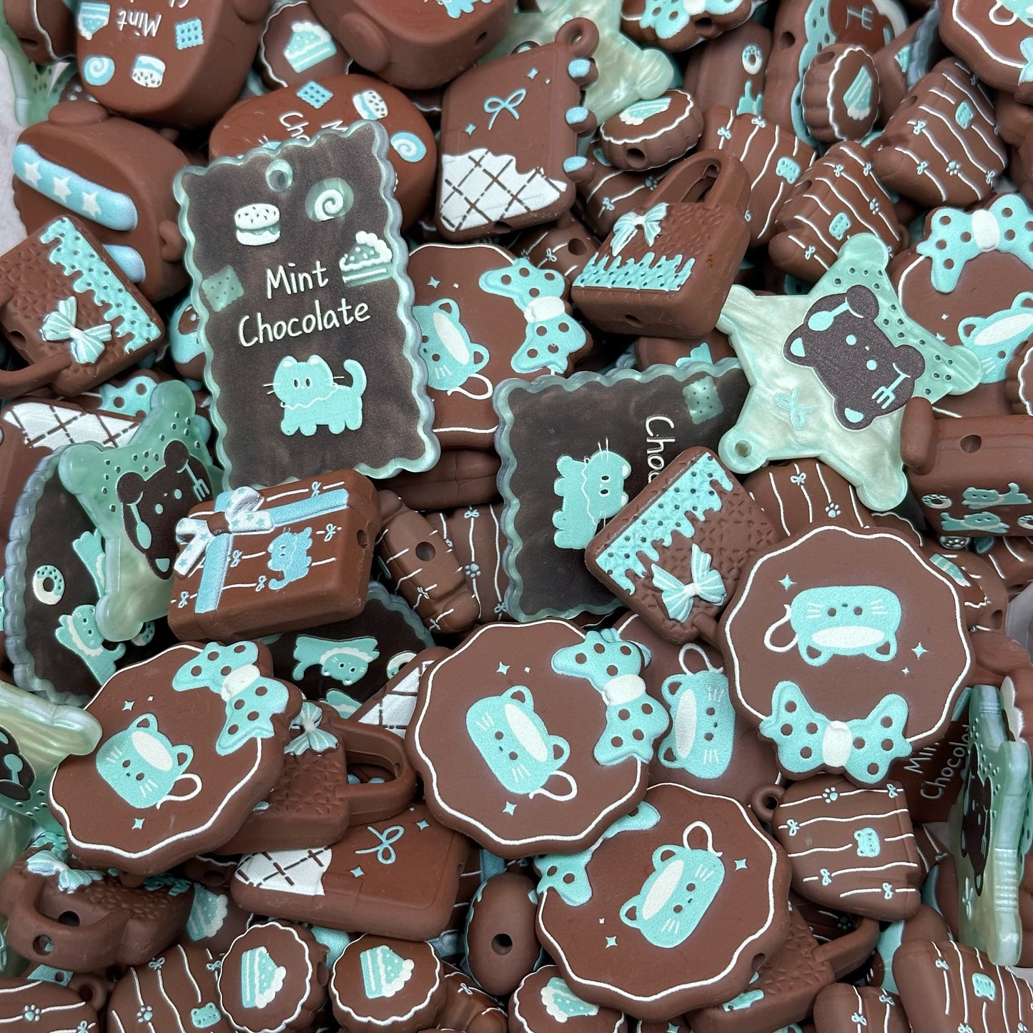 Acrylic beads – Blue Kitty Cocoa for beadable pens, keychains, phone chains