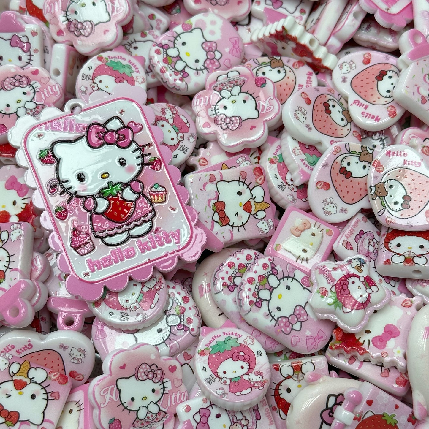 Acrylic beads –  Strawberry HK for beadable pens, keychains, phone chains