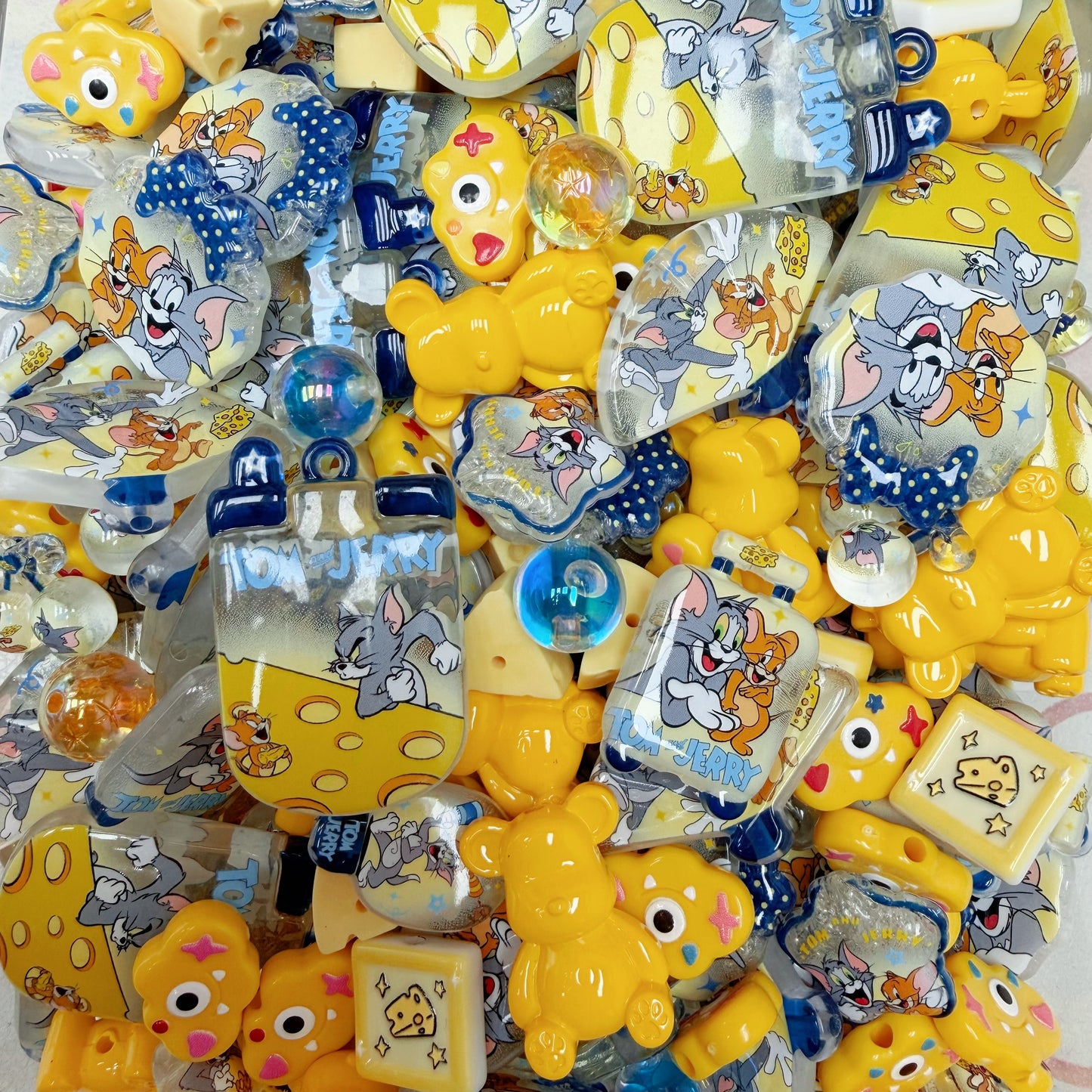 Acrylic beads-Yellow Tom & Jerry(for phone chains, beadable pens, keychains)